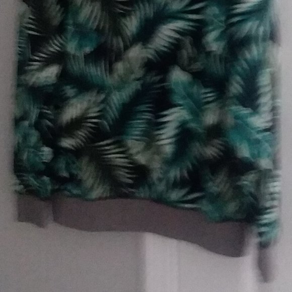 Victoria's Secret PINK Sweater - Picture 3 of 14